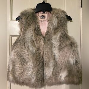 Girls JUICY COUTURE faux fur vest size XL